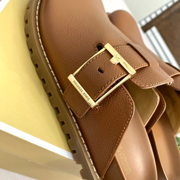 Michael Kors Easton Flat Clog Tumbled Leather - Picture 4 of 5